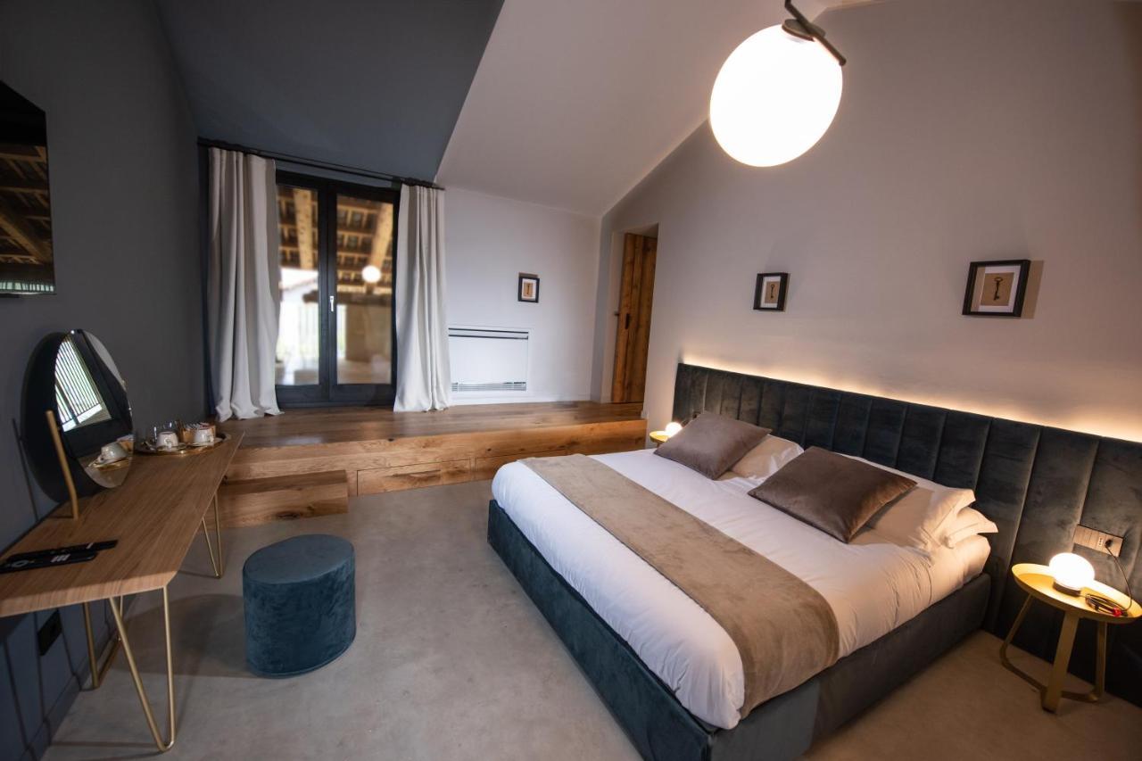 Вилла Relais Chiarene Новелло Экстерьер фото